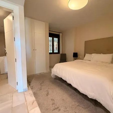 Marina View Escape - 2 Bedrooms * Marbella